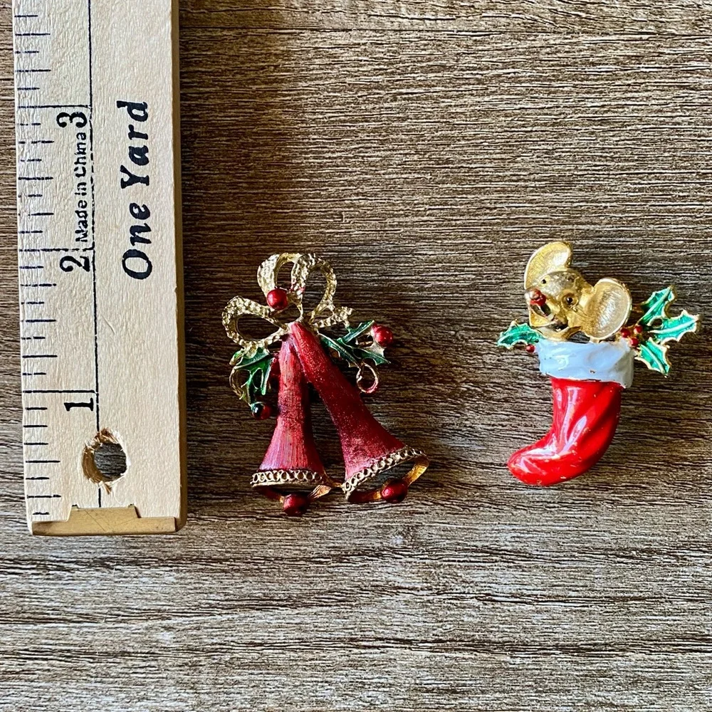 Vintage Gold Tone Brooch Bells and Christmas Mouse in a Stocking Lapel Pin